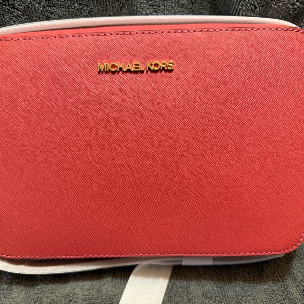 Michael Kors Jet Set Travel Medium Crossbody Bag in Light Berry - NEW